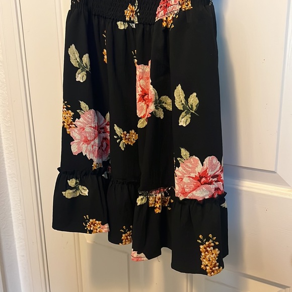 Dress - Picture 3 of 10